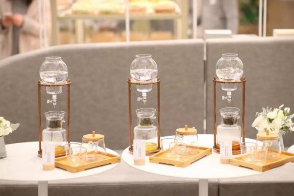 「奈雪の茶」新开 6 座城市,创始人如何做外来颠覆者?